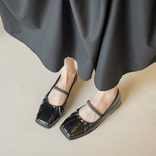 Damen Ballerina mit feinem Faltendesign und elastischem Riemen EB