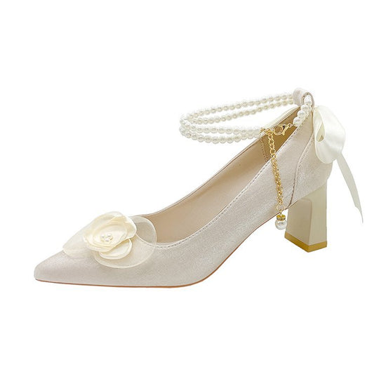 Damen elegante Spitzen-Pumps mit floralem Akzent und Perlenschmuck EB