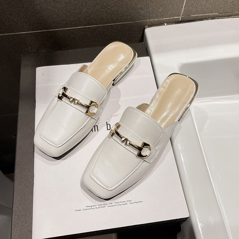 Damen elegante Mules aus weichem Leder mit modischem Metallakzent EB