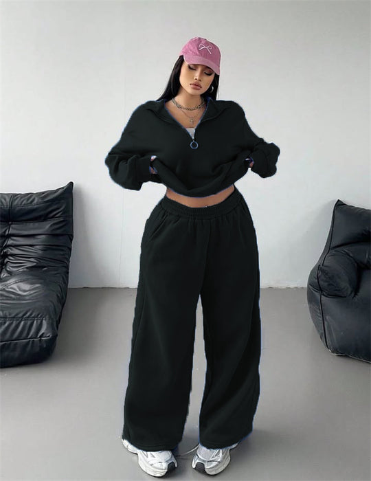 Damen Samt-Cropped-Ziphoodie und weit geschnittene High-Waist Palazzo-Jogginghose Eichborn Berlin