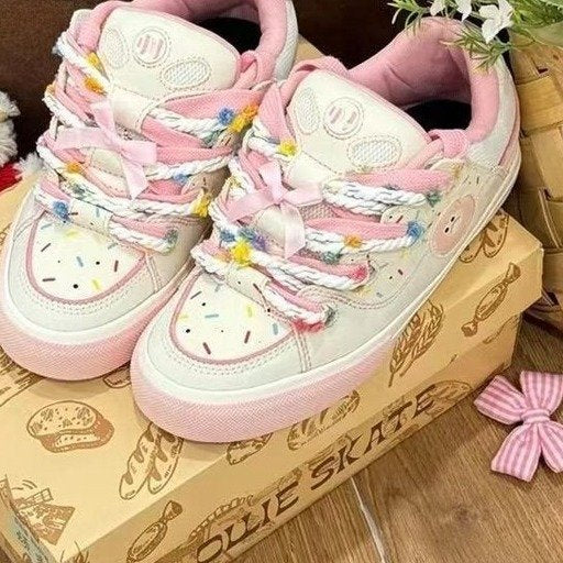 Damen Sneakers mit verspielten bunten Applikationen und komfortabler Dämpfung EB