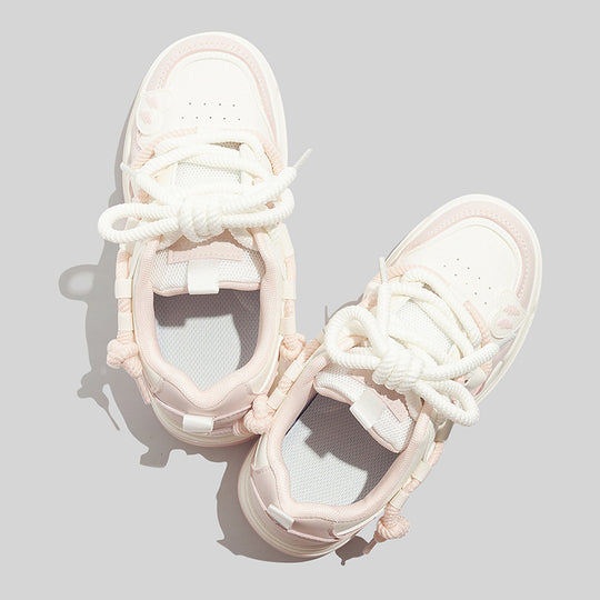 Damen Sneakers mit verspieltem Herzdesign und bequemer Dämpfung EB