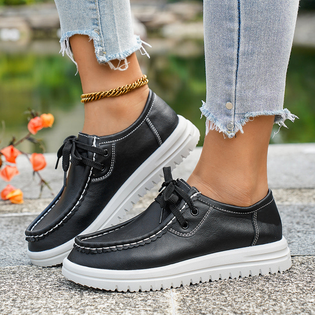Damen Freizeit-Sneaker mit kunstlederner Optik und rutschfester Sohle EB