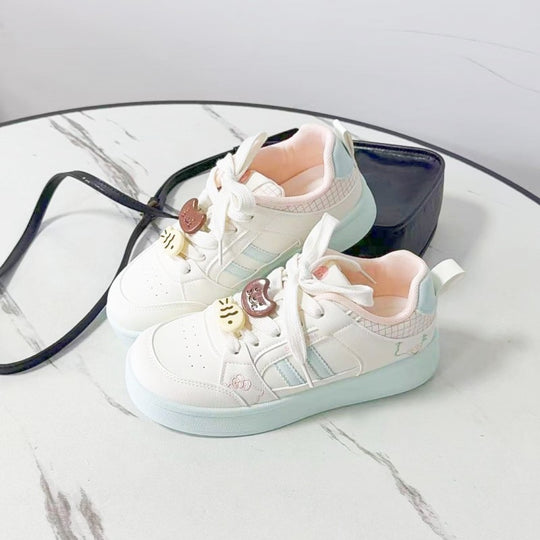 Damen Sneakers mit verspieltem Design und modischen Details EB