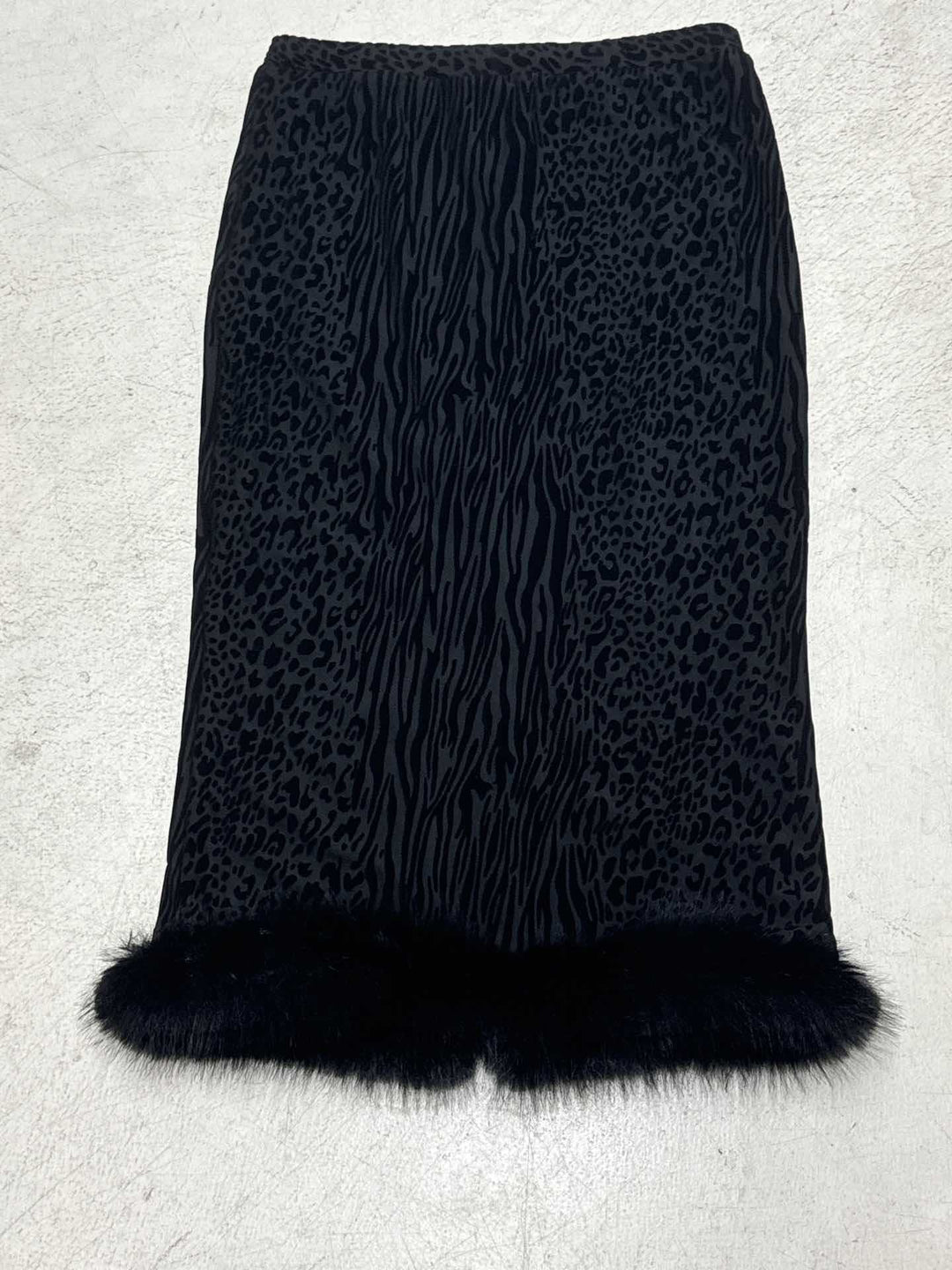 Damen nan kurze Samtjacke mit luxuriösem Kunstfellbesatz an Kragen Saum und Ärmeln EB