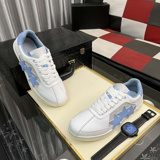 Damen Sneakers mit zusätzlicher Sternen-Applikation von EB
