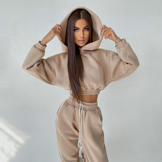 Damen cropped Stehkragen-Sweatset mit elastischem Taillenbund und hochtaillierter Tapered-Jogginghose Eichborn Berlin