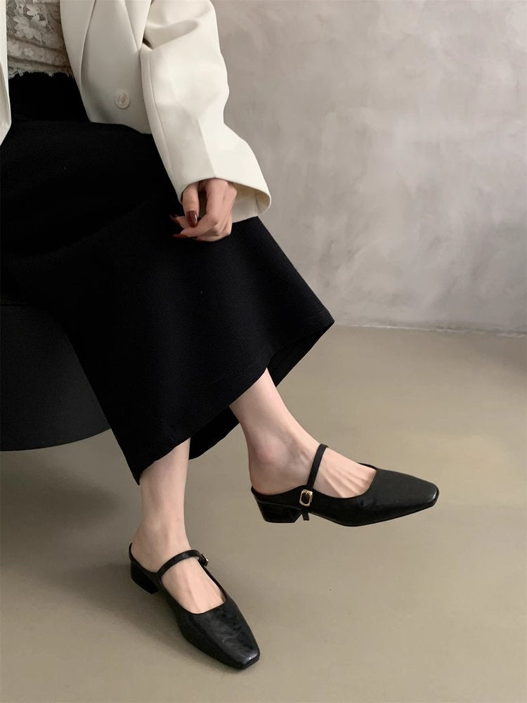 Damen elegante Slip-On Pantoletten mit verstellbarem Riemchen und komfortablem Fußbett EB