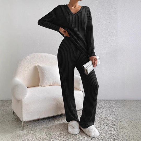 Damen lässiger Strickanzug mit V-Ausschnitt und praktischen Taschen EB