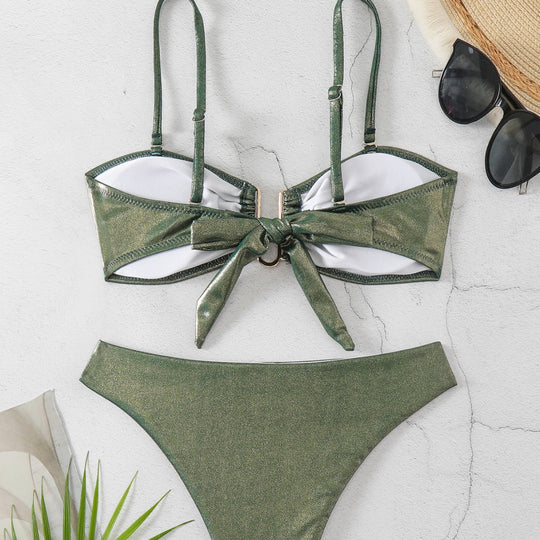 Damen Glänzender zwei-teiliger Bikini mit eleganter Verzierung EB