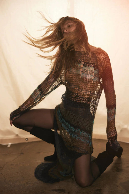 Damen Maxikleid mit kreativem Netzdesign und aufregendem Farbverlauf EB