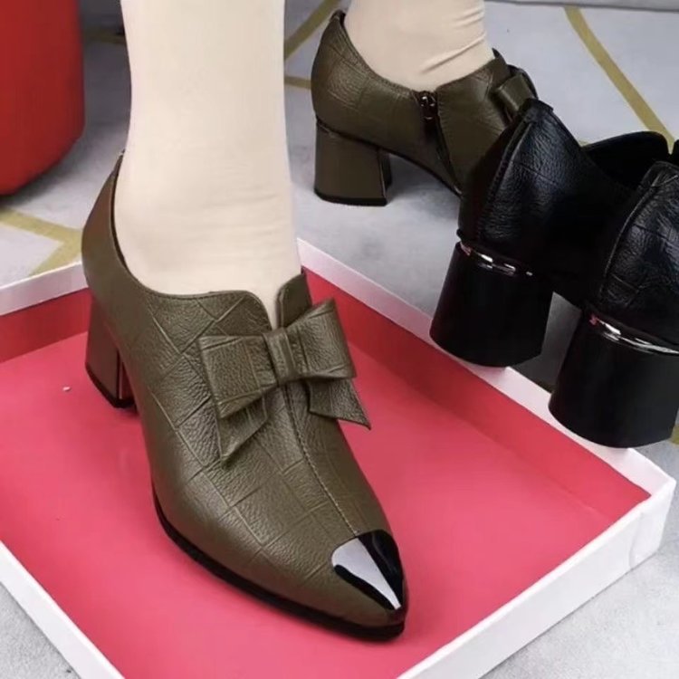 Damen nan elegante Pumps mit spitzer Metallkappe, dekorativer Schleife, seitlichem Reißverschluss und mittelhohem Blockabsatz EB