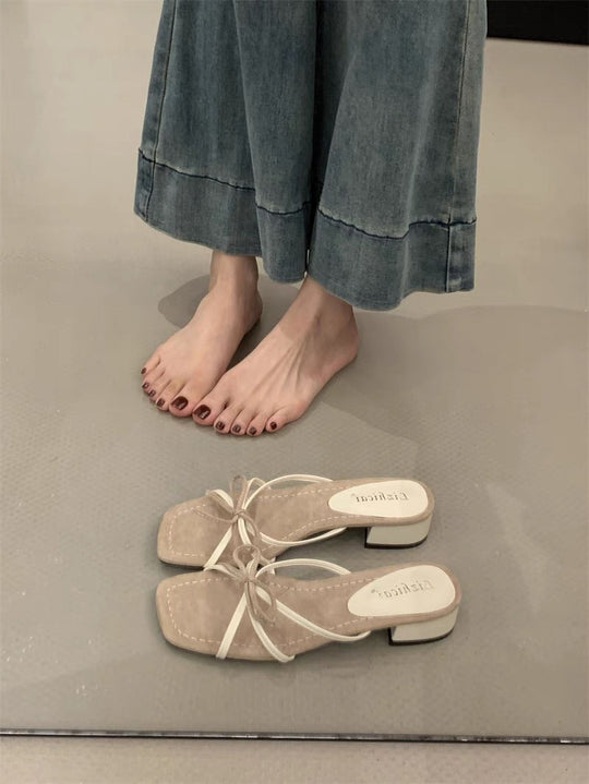 Damen elegante Riemchen-Pantoletten mit modischem Schnitt und bequemer Sohle EB