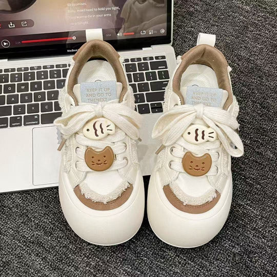 Damen Verspielte Sneaker mit einzigartigem Design EB
