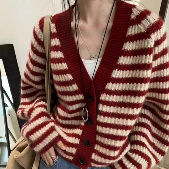 Damen gestreifte Strickjacke mit weitem Schnitt und Knopfdetails EB