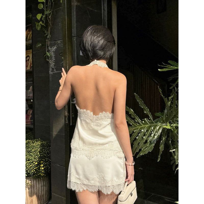 Damen Raffiniertes Abendkleid mit Spitze und fließendem Schnitt EB