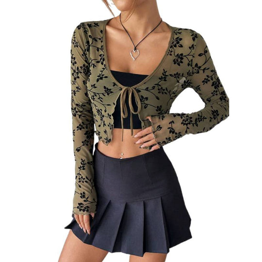 Damen Crop-Top mit floralen Applikationen und Bindebändern EB