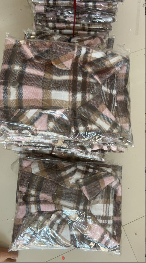 Damen Karobluse mit aufgesetzten Taschen und modernem Schnitt EB