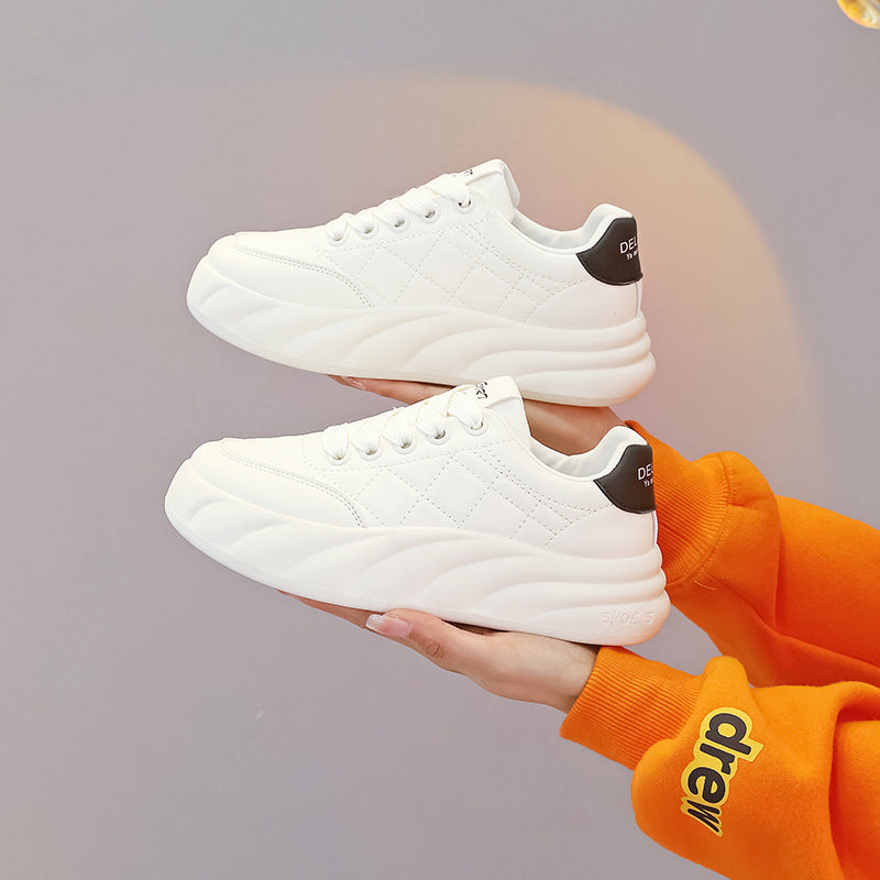Damen Sneaker mit bequemer dämpfender Sohle und stylischem Design EB