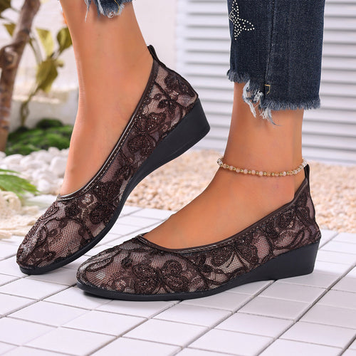 Damen Ballerinas mit filigranem Spitzenbesatz und rutschfester Sohle EB