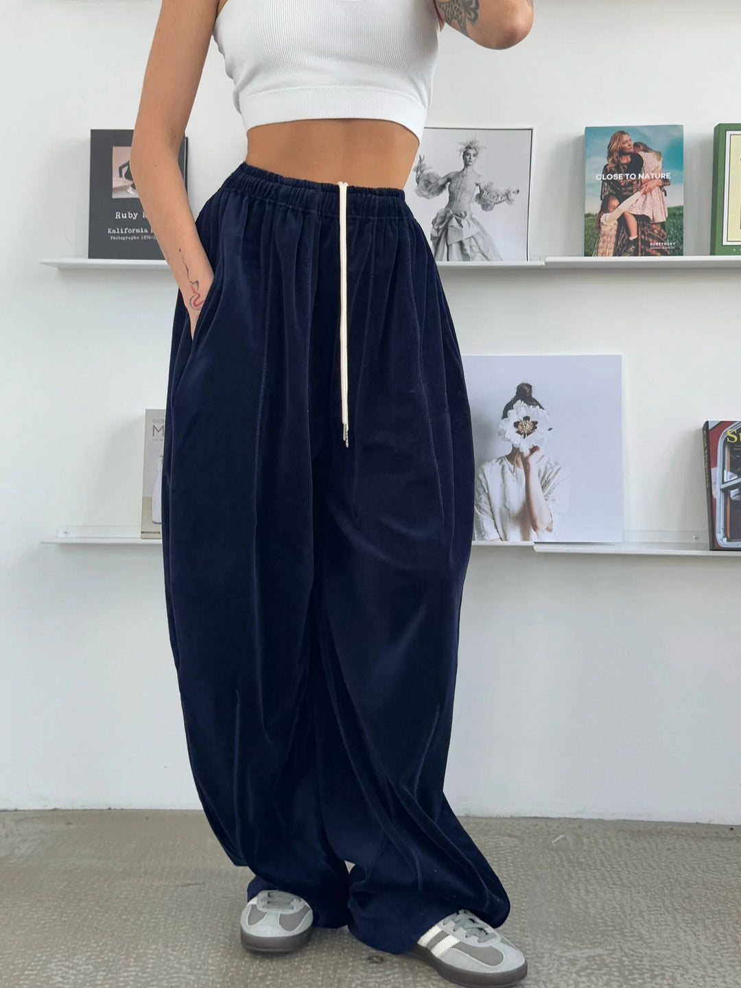 Damen weite Velours-Hose mit elastischem Bund und praktischen Seitentaschen EB