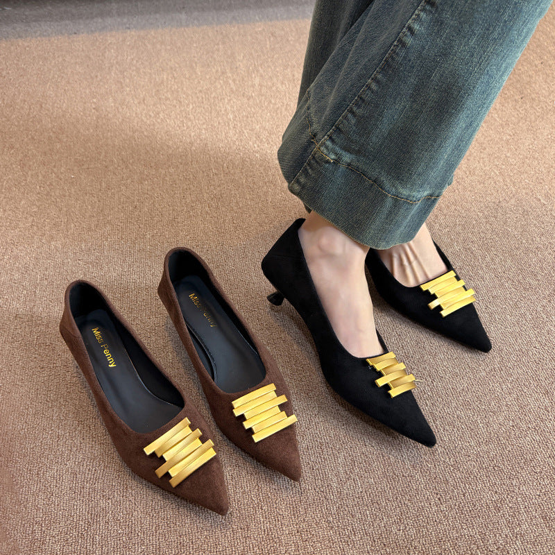 Damen Elegante Slipper mit zierlicher Absatzgestaltung und goldener Dekoration EB
