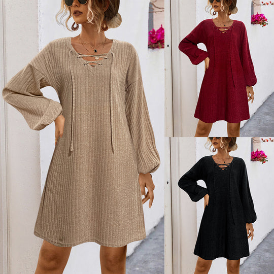 Damen Legeres Strickkleid mit romantischem Schnürdesign EB
