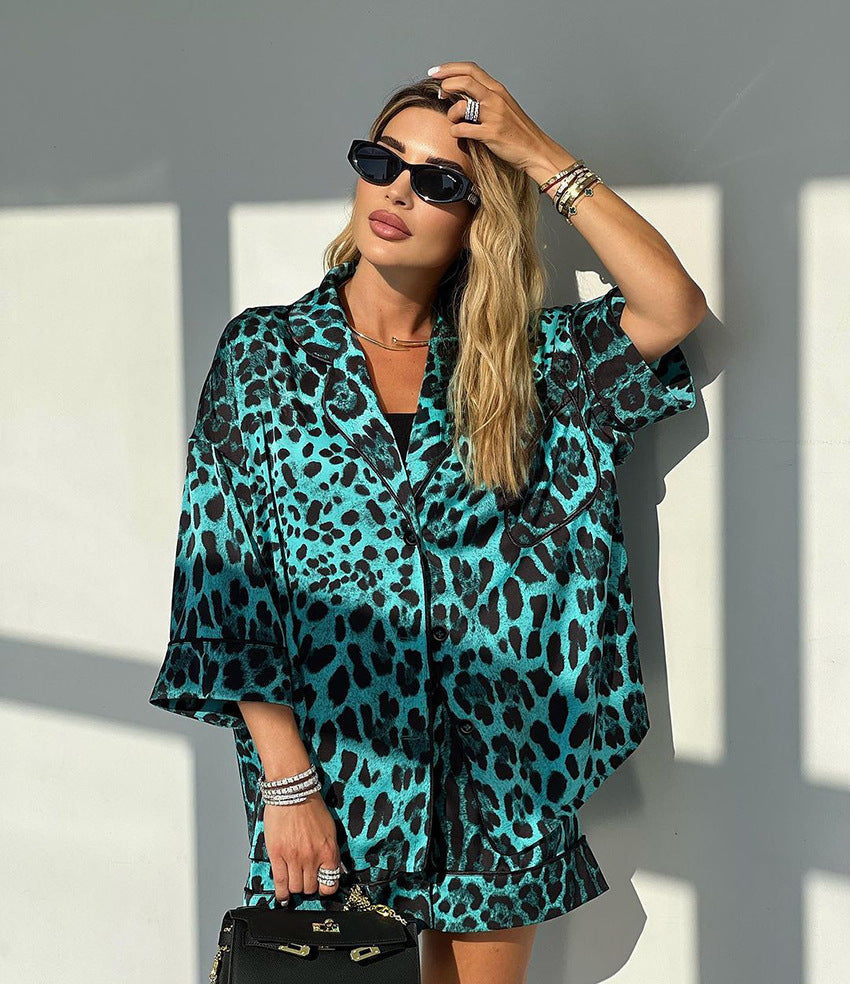 Damen Satin-Kurzarmbluse mit Leopardenmuster und lässigem Schnitt EB