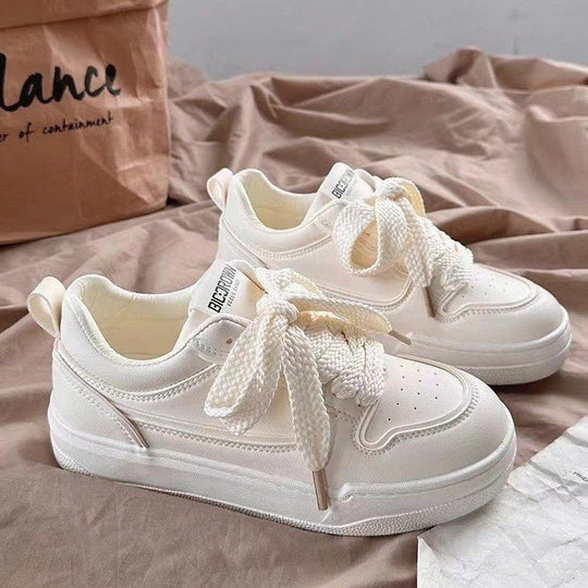 Damen Sneaker mit einzigartigem Schnürsystem und ergonomischer Dämpfung EB