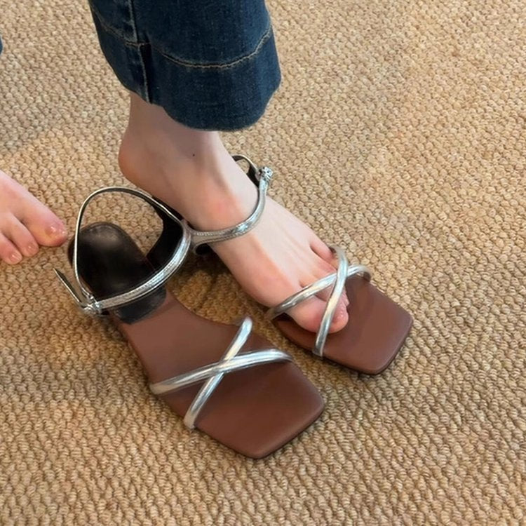 Damen elegante Strandsandalen mit verstellbaren Riemen und komfortablem Fußbett EB