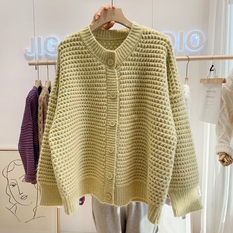 Damen Grobstrickjacke mit Knopfdetails und oversized Schnitt EB