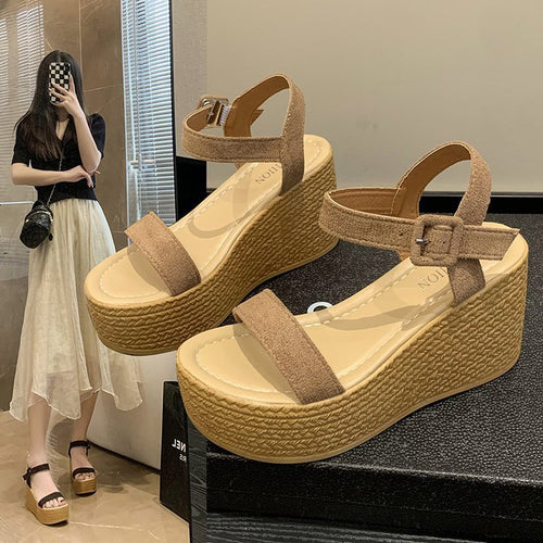 Damen Keil-Sandaletten mit komfortablem Fußbett und elegantem Riemchenverschluss EB