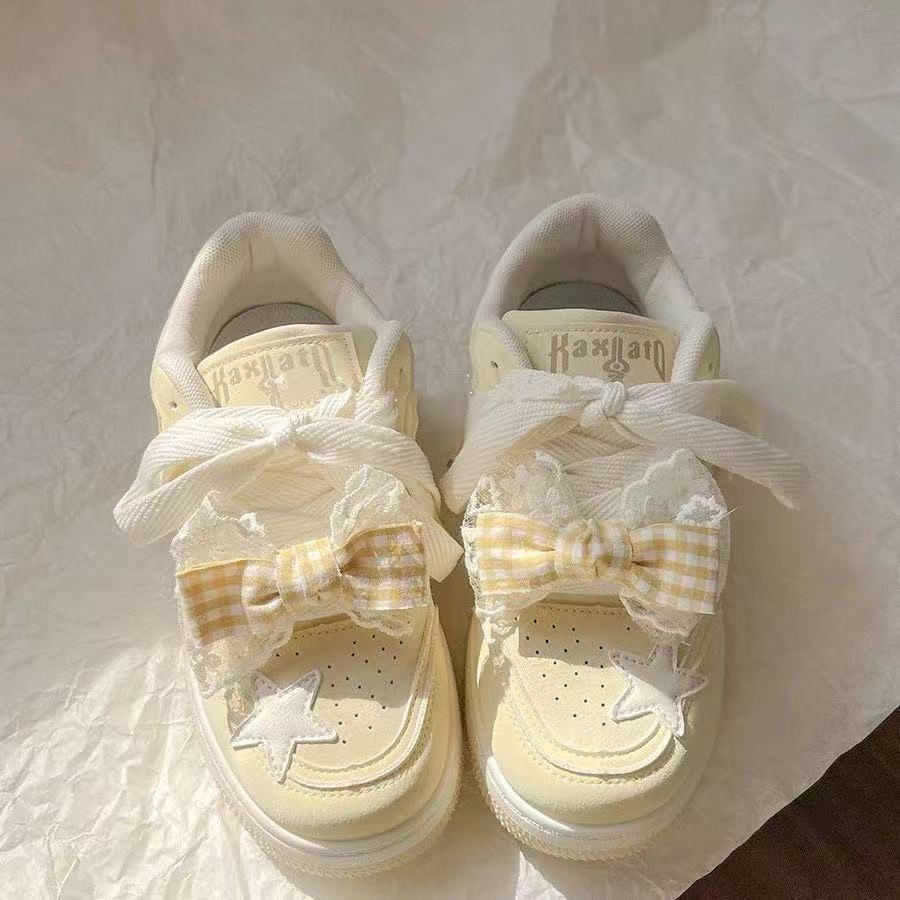 Damen Sportliche Sneakers mit verspieltem Design und einzigartigen Schleifendetails EB