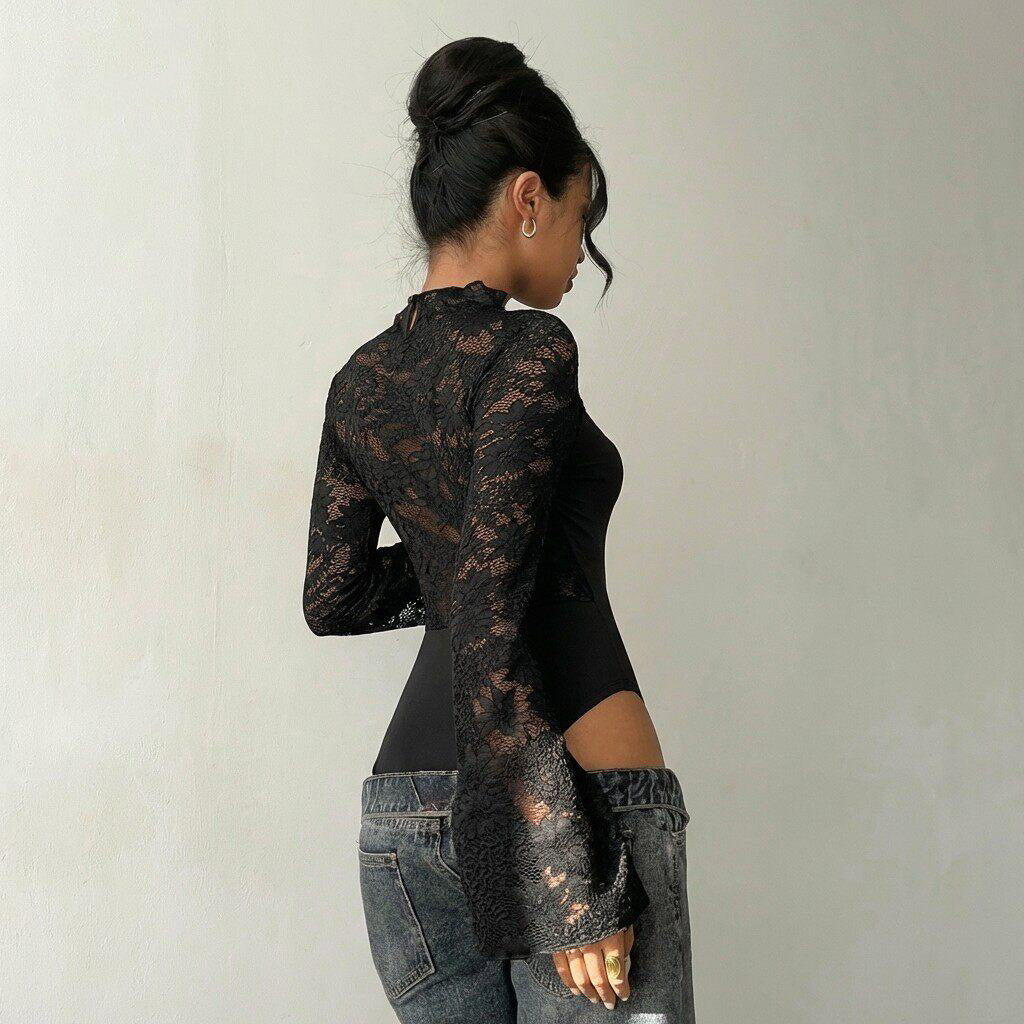 Damen Body mit transparenten Spitzenärmeln und modernem Cut-Out EB