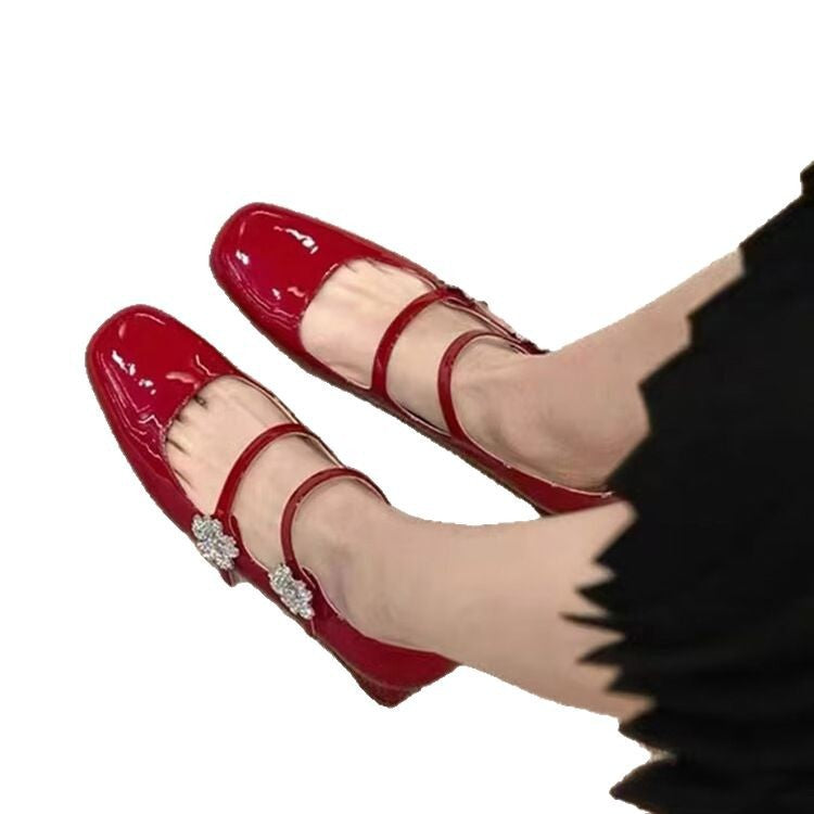 Damen elegante Ballerinas mit modischen Querriemchen und funkelnden Schmuckdetails EB