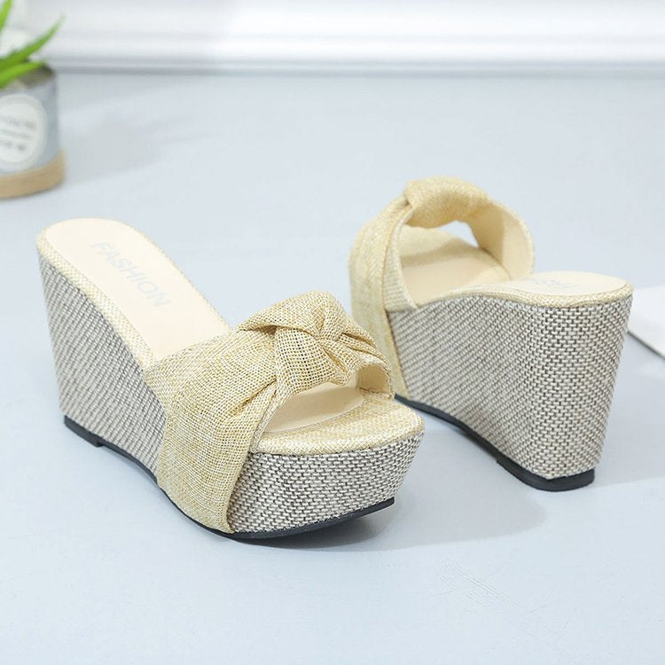Damen nan Keil-Pantolette mit hohem Bast-Plateau und gedrehtem Textilriemen EB