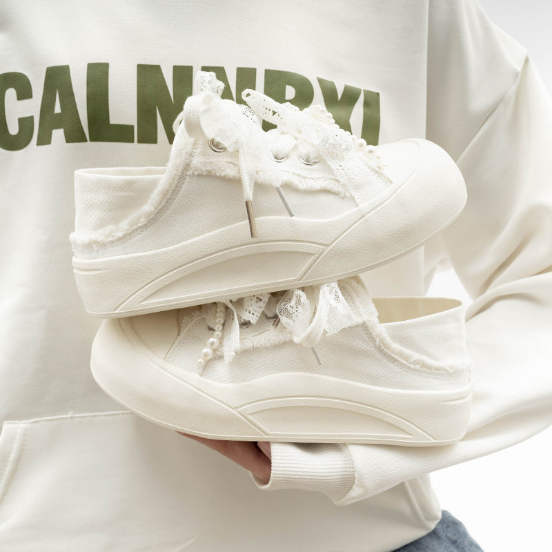 Damen Sneakers mit einzigartigen Spitzenverzierungen und komfortabler Sohle EB