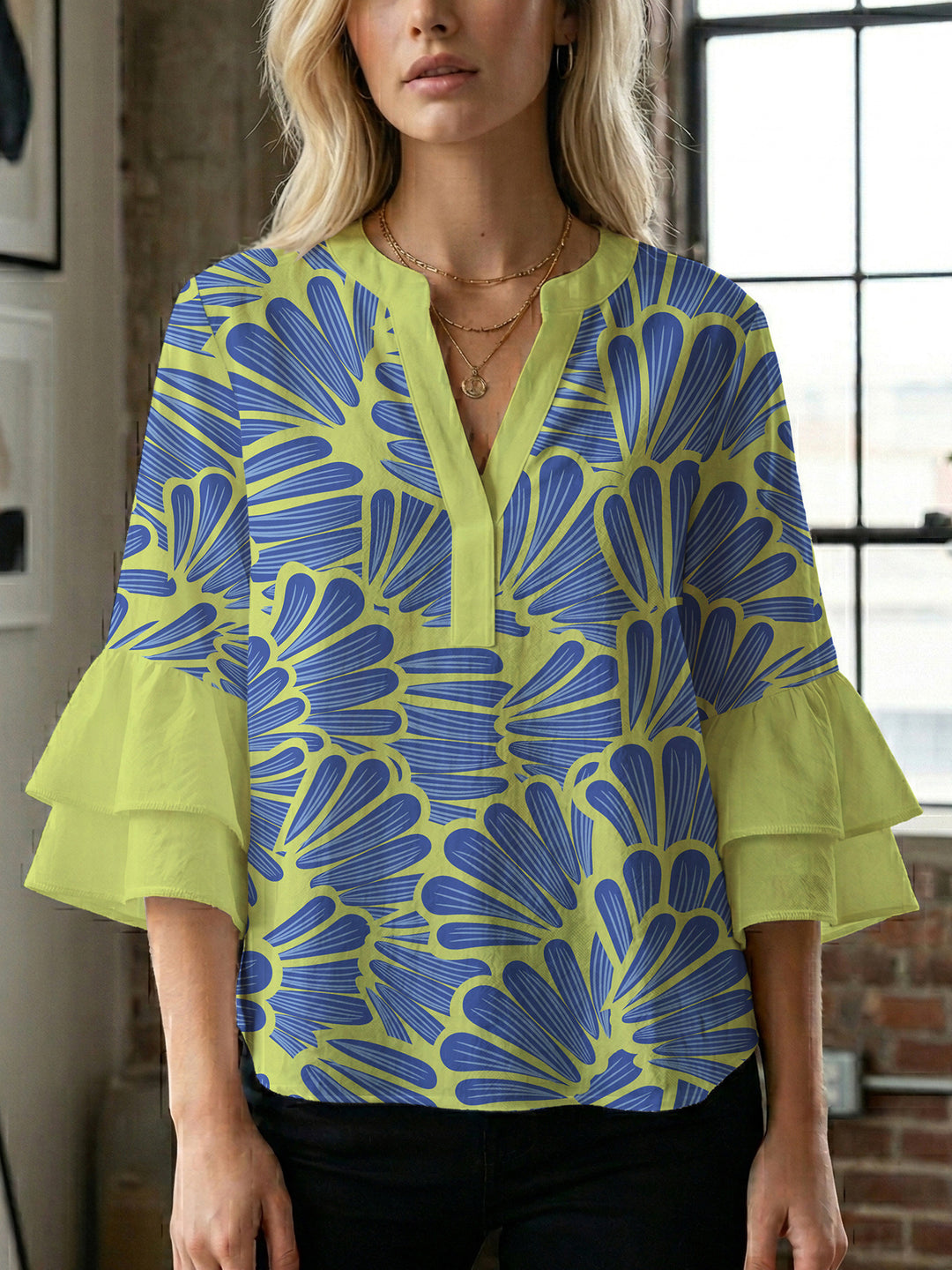 Damen elegantes Blusenshirt mit voluminösen Rüsenärmeln und grafischem Blumendesign EB