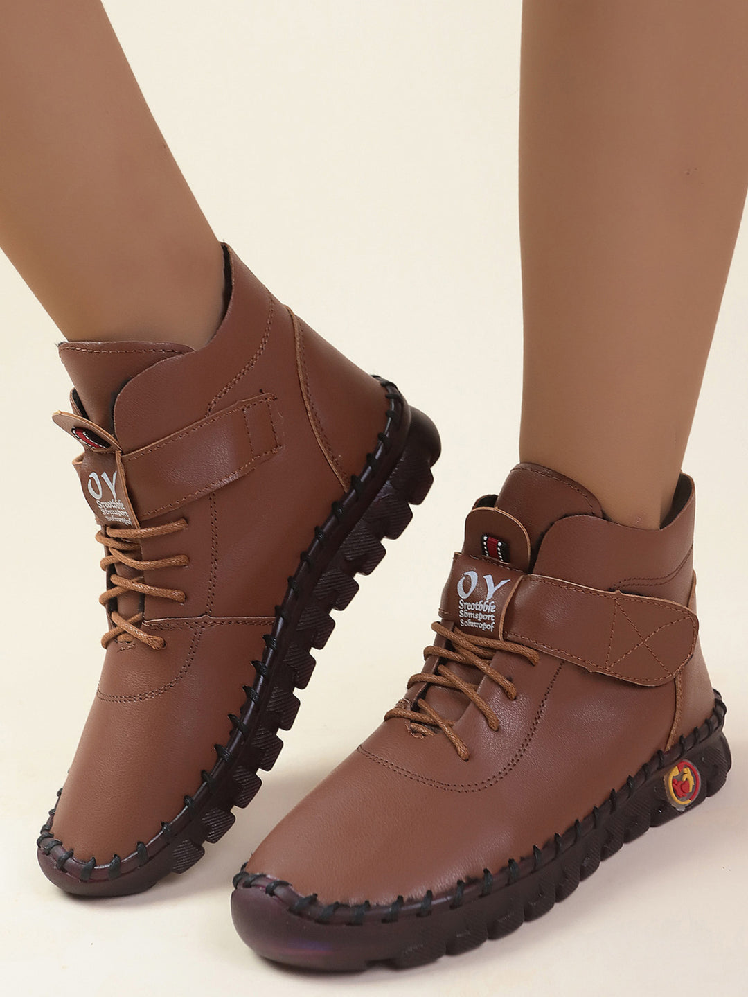 Damen Schnürstiefel mit weichem Kunstleder und praktischer Schnalle EB
