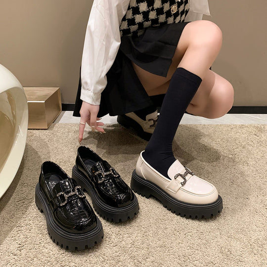 Damen Loafers mit modischer Krokodilprägung und dekorativem Schmuck-Riemen EB