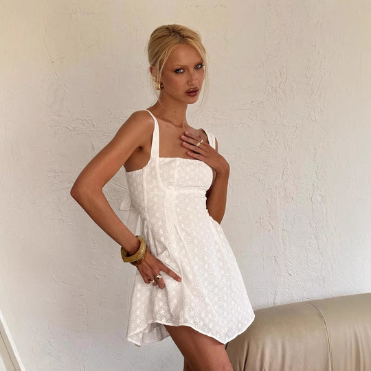 Damen Sommerliches Minikleid mit zauberhaftem Blütenmuster und verstellbaren Trägern EB