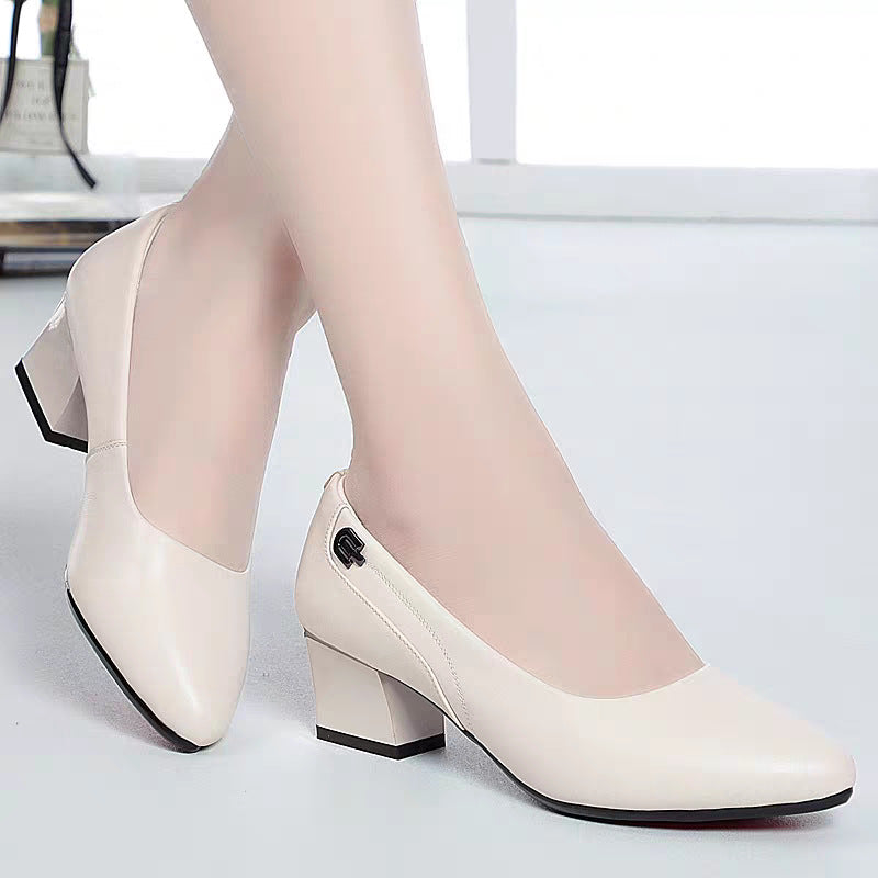 Damen Komfortable Pumps mit elegantem Blockabsatz und modischem Schmuckdetail EB