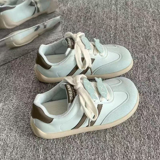Damen Sneakers im lässigen Alltagsdesign mit spielerischen Applikationen EB