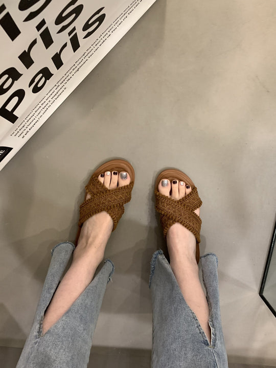 Damen Sandalen mit gekreuztem Riemendesign und komfortablem Fußbett EB
