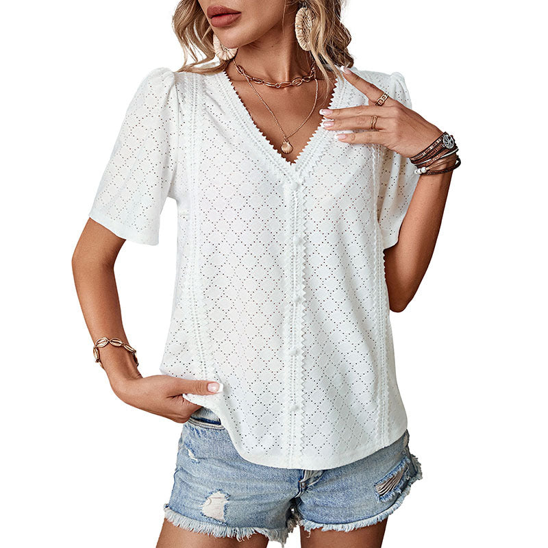 Damen Bluse mit luftiger Stickerei und dekorativen Knöpfen EB