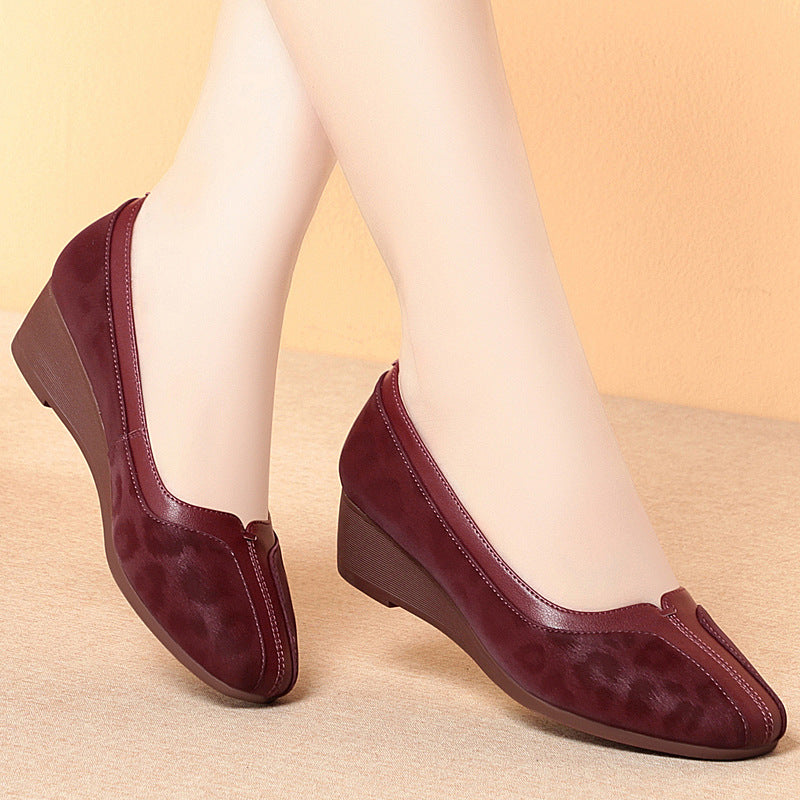 Damen Wedge-Pumps mit elegantem Leopardenmuster und komfortablem Fußbett EB
