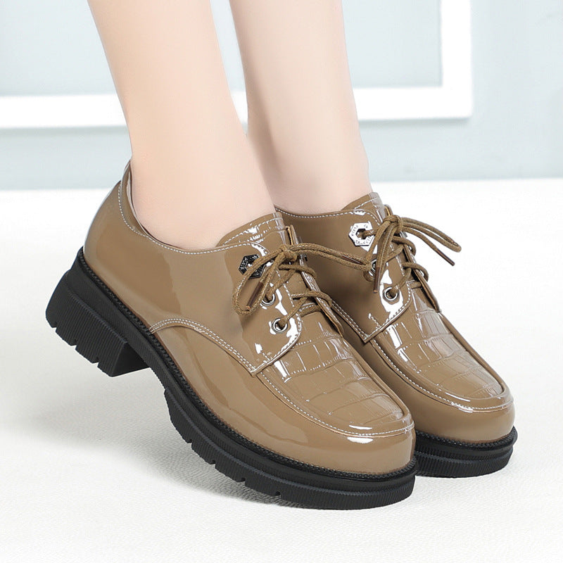 Damen Schnürschuhe im glänzenden Look EB