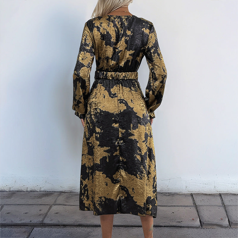 Damen Wickel-Midikleid mit Metallic-Effekt, abstraktem Print, Taillenring und hohem Beinschlitz EB