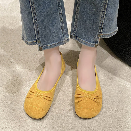 Damen Ballerina-Schuhe mit zierlichem Schleifenakzent und eleganter Oberfläche EB