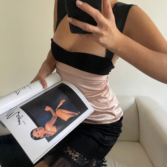 Damen stilvolles Oberteil mit einzigartigem Schnitt und eleganten Trägern EB